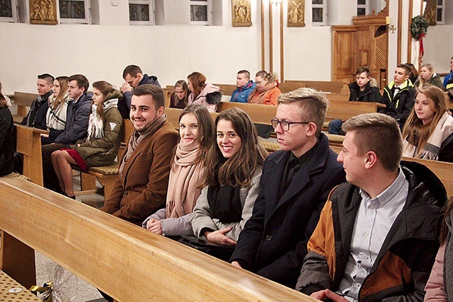 ▲	Najpierw spotkali się na Eucharystii...