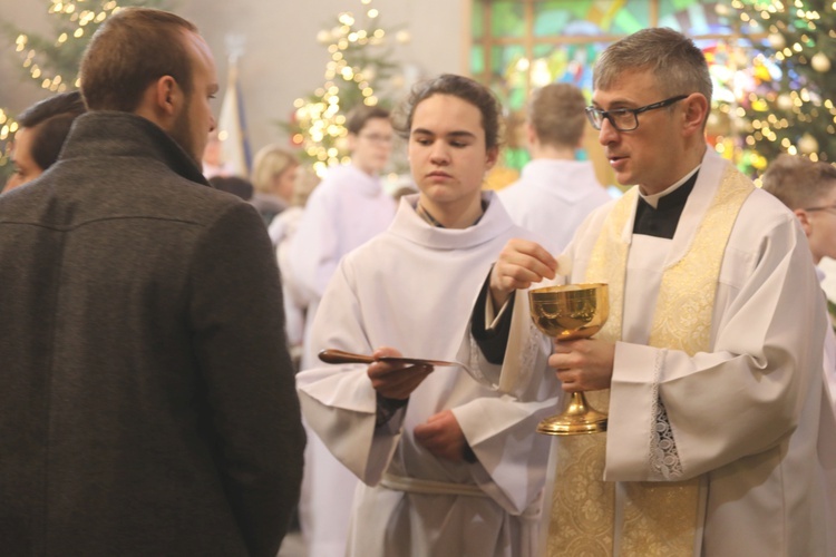 Poświęcenie nowej chrzcielnicy w Miliardowicach