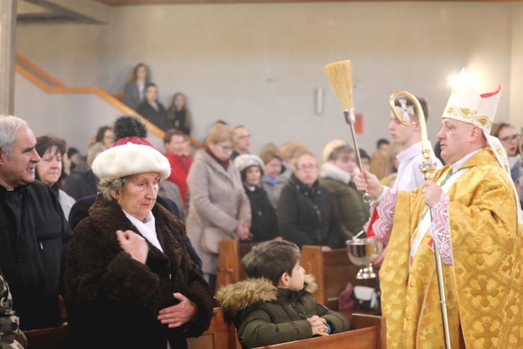 Poświęcenie nowej chrzcielnicy w Miliardowicach