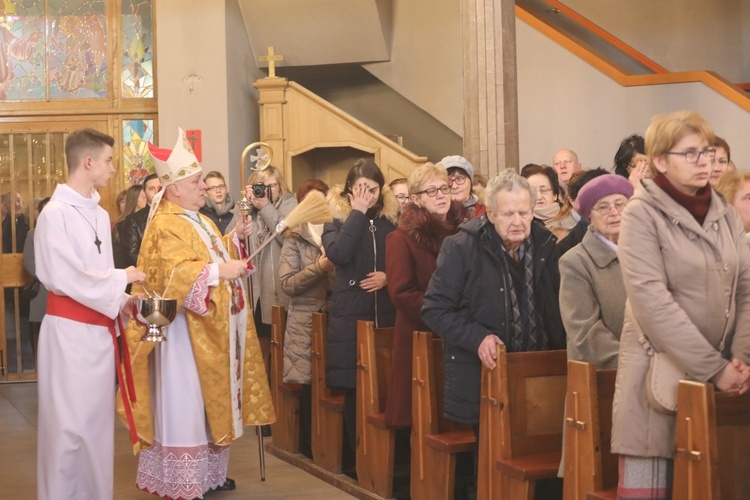 Poświęcenie nowej chrzcielnicy w Miliardowicach