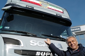 Irański kierowca odebrał ciężarówkę kupioną dzięki publicznej zbiórce w Polsce
