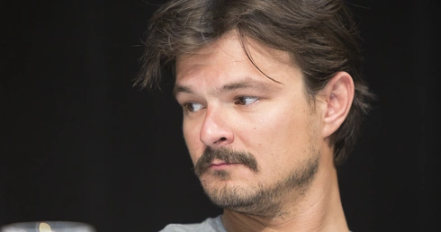 Dawid Ogrodnik jako ks. Jan Kaczkowski