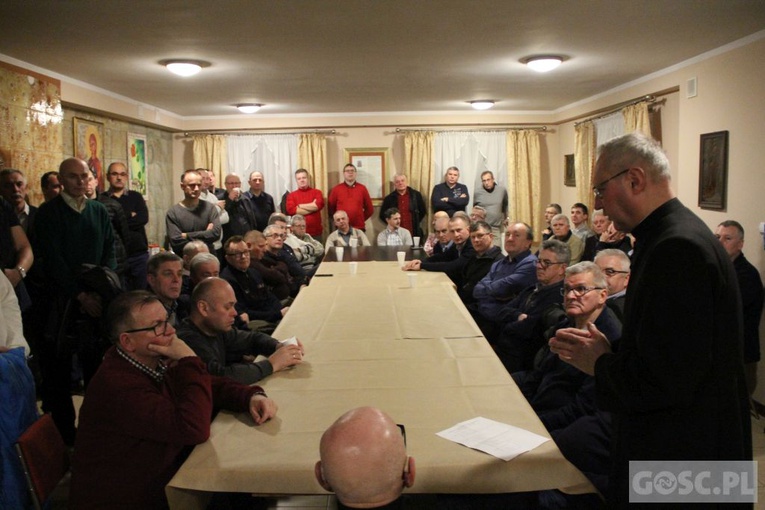 Rekolekcje nadzwyczajnych szafarzy Komunii Świętej w Rokitnie