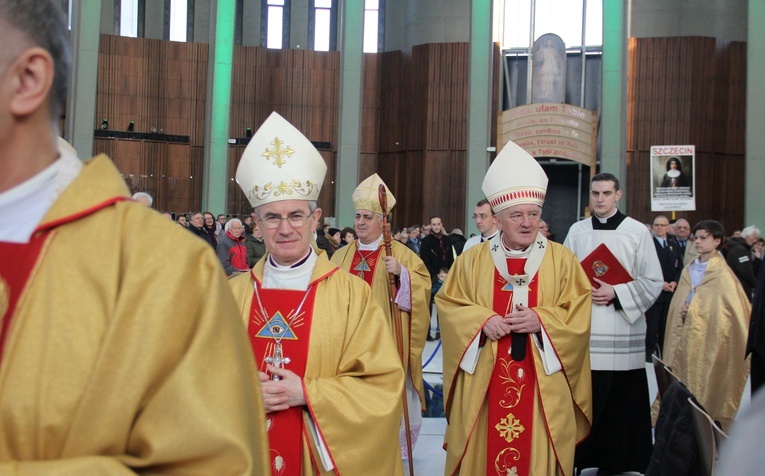 Relikwie św. bp. Józefa Pelczara i bł. Klary Szczęsnej w Świątyni Opatrzności Bożej