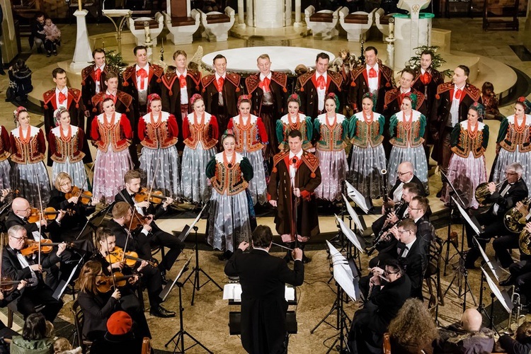 Tychy. Koncert kolęd w wykonaniu "Śląska"