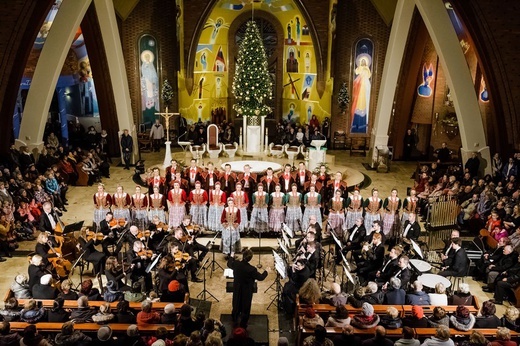 Tychy. Koncert kolęd w wykonaniu "Śląska"