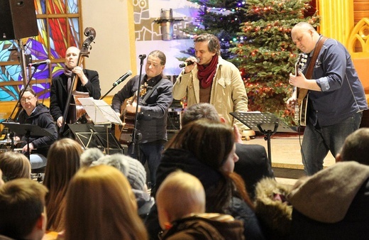 Koncert kolęd dla Fundacji "Krzyż Dziecka" w Pisarzowicach - 2020
