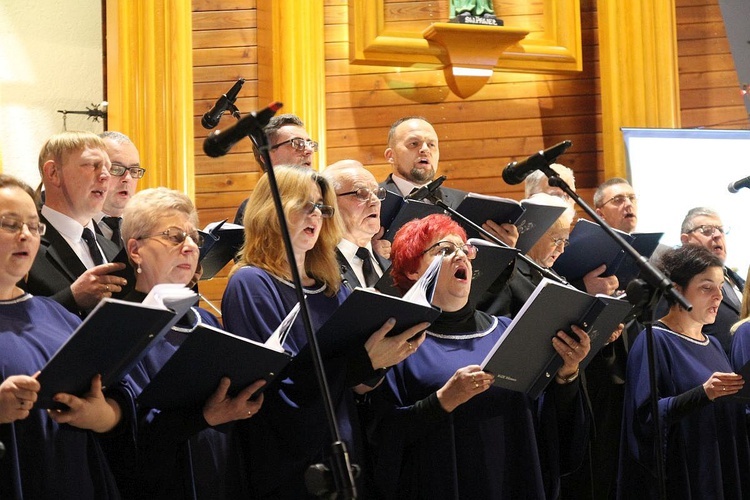 Koncert kolęd dla Fundacji "Krzyż Dziecka" w Pisarzowicach - 2020