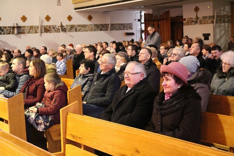 Koncert kolęd dla Fundacji "Krzyż Dziecka" w Pisarzowicach - 2020