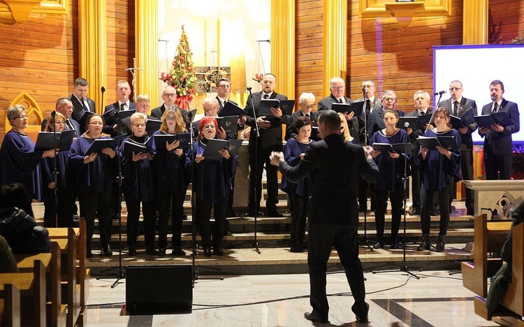 Koncert kolęd dla Fundacji "Krzyż Dziecka" w Pisarzowicach - 2020