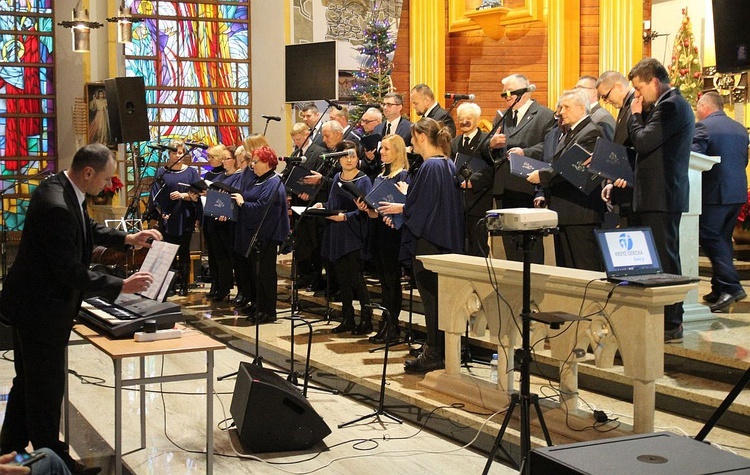 Koncert kolęd dla Fundacji "Krzyż Dziecka" w Pisarzowicach - 2020