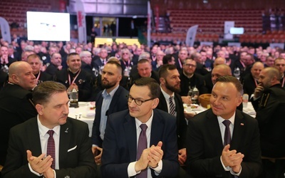 Polacy są zadowoleni z pracy prezydenta i premiera?