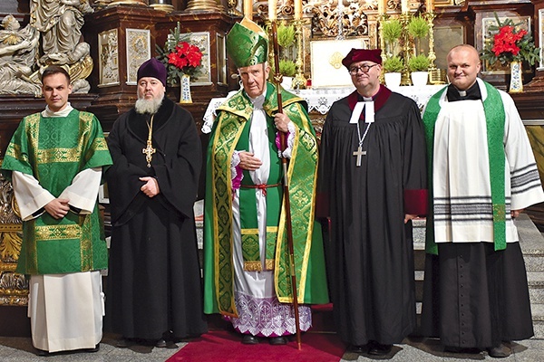 Zdjęcie na zakończenie liturgii godzin.