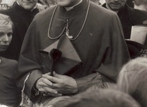 Ingres biskupa odbył się  7 września 1958 roku.