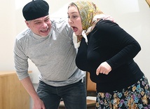 Aktorzy z Teatru Lalek zaprezentowali piosenki ze spektakli.