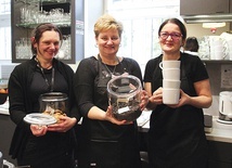 Ekipa w gotowości. Od lewej: Ewa Górny, Jolanta Dunat i Jadwiga Haręźlak.