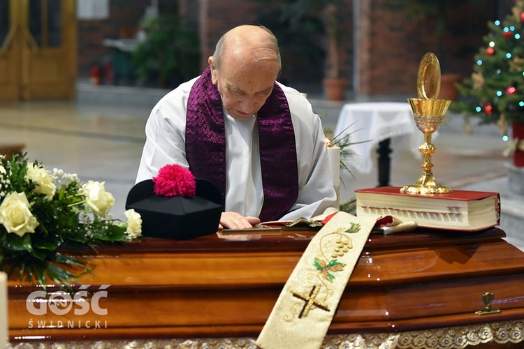 Uroczystości pogrzebowe ks. Stanisława Pasyka