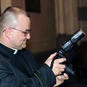 Na kurs zaprasza ks. Stanisław Piekielnik, administrator portalu diecezji radomskiej.