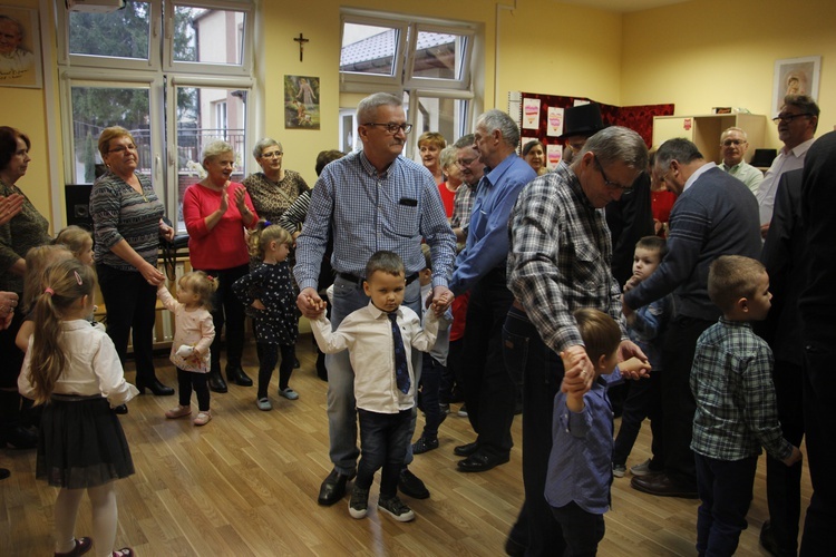 Sochaczew. Dzień Babci i Dziadka w Przedszkolu Świętych Aniołów Stróżów