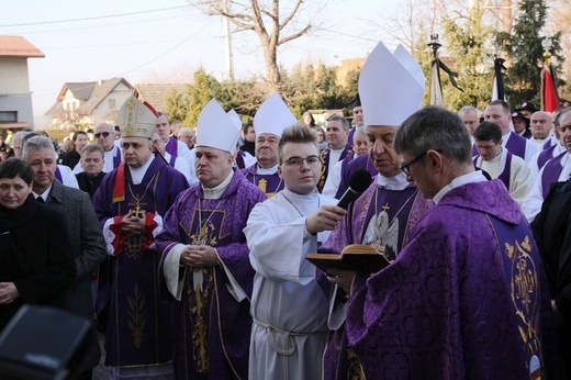 Pogrzeb śp. ks. kan. Marka Kręciocha w Kobiernicach