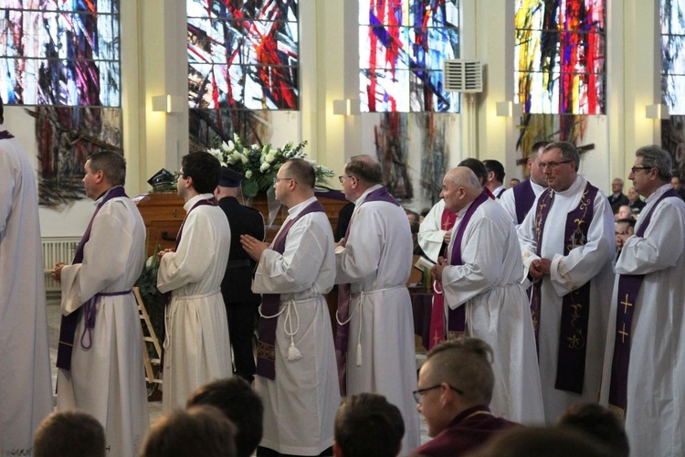 Pogrzeb śp. ks. kan. Marka Kręciocha w Kobiernicach