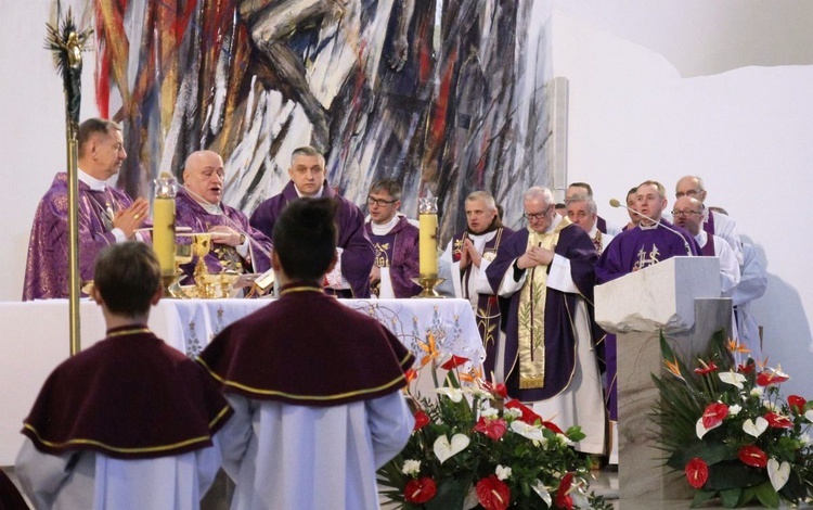 Pogrzeb śp. ks. kan. Marka Kręciocha w Kobiernicach