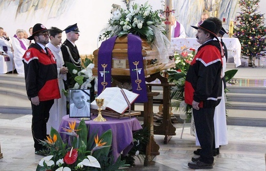 Pogrzeb śp. ks. kan. Marka Kręciocha w Kobiernicach