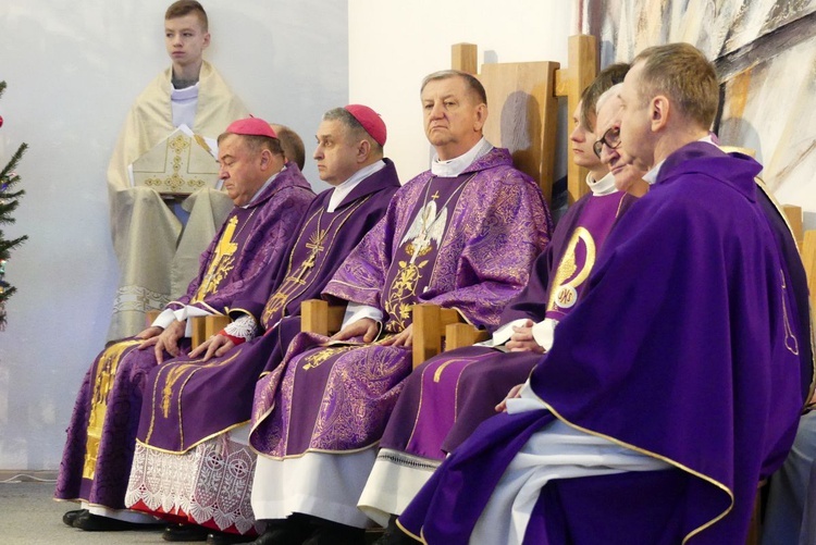 Pogrzeb śp. ks. kan. Marka Kręciocha w Kobiernicach