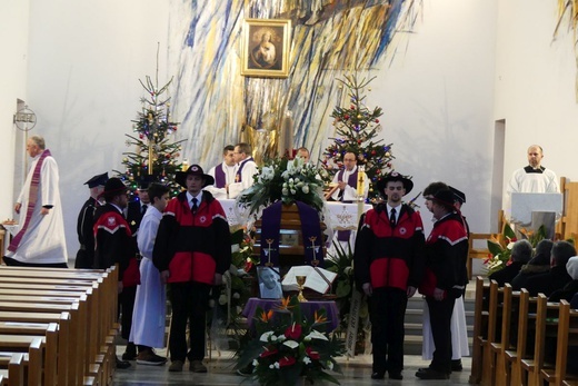 Pogrzeb śp. ks. kan. Marka Kręciocha w Kobiernicach