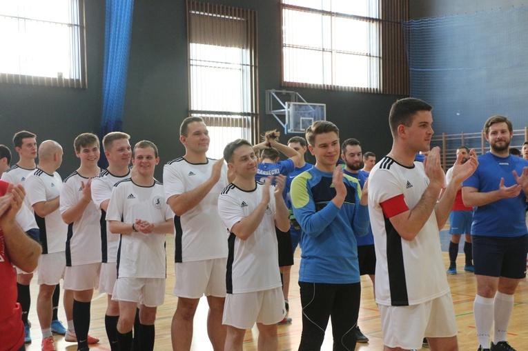 Turniej Wspólnot Chrześcijańskich w piłkę nożną [I DZIEŃ]