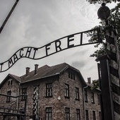 Papież apeluje o modlitwę w 75.rocznicę wyzwolenia Auschwitz