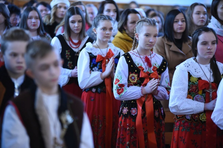 Bierzmowanie i jubileusz w Obidzy