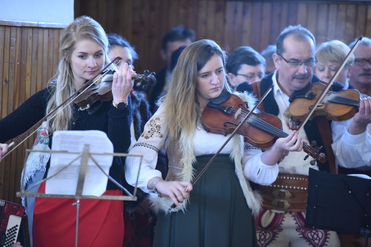 Bierzmowanie i jubileusz w Obidzy