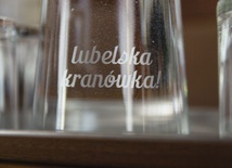 W Ratuszu już można napić się wody kranowej ze specjalnej karafki.