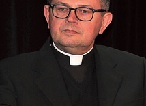 Kapłan pracował z polskim papieżem od 1996 roku.