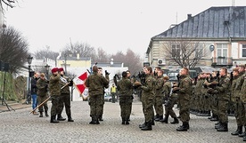 Terytorialsi ślubowali na sztandar na kutnowskim rynku.