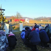 ▼	Mieszkańcy są wstrząśnięci  tak licznymi  aktami  wandalizmu.