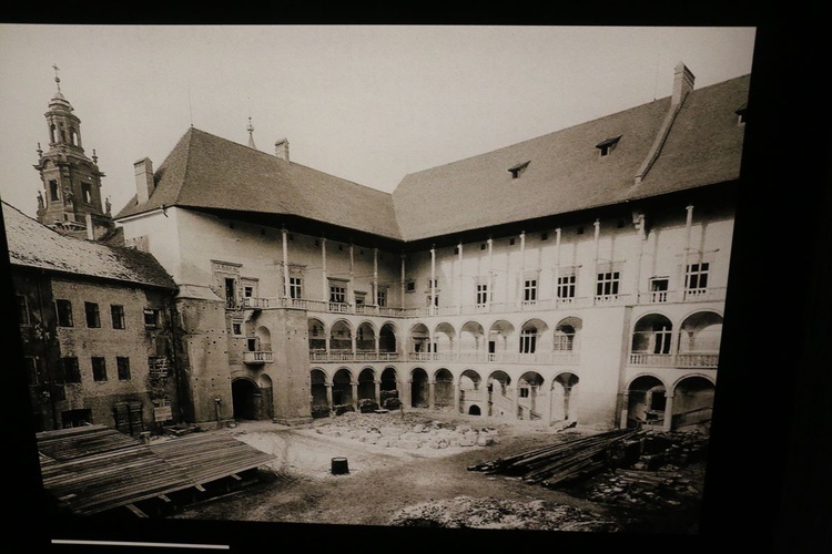 Kraków. Jak odzyskiwano Wawel