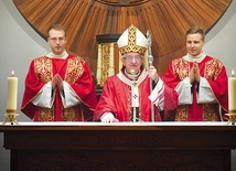 ▲	Arcybiskup przewodniczył Eucharystii w kaplicy Gdańskiego Seminarium Duchownego.