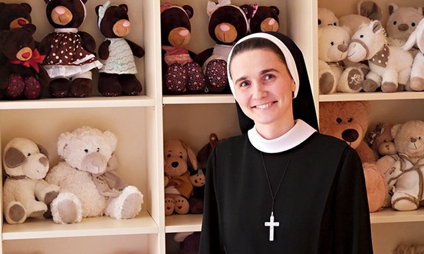 ►	S. Natalia pracuje w przedszkolu prowadzonym przez nazaretanki w Gdyni.