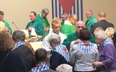 Bp Piotr Greger modlił się w intencji byłych więźniów Auschwitz