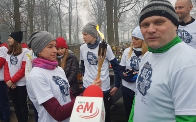 Bieg Pamięci ze Światłem Pokoju w 75. rocznicę wyzwolenia obozu Auschwitz-Birkenau [ZDJĘCIA]