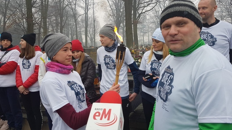 Bieg Pamięci ze Światłem Pokoju w 75. rocznicę wyzwolenia obozu Auschwitz-Birkenau [ZDJĘCIA]