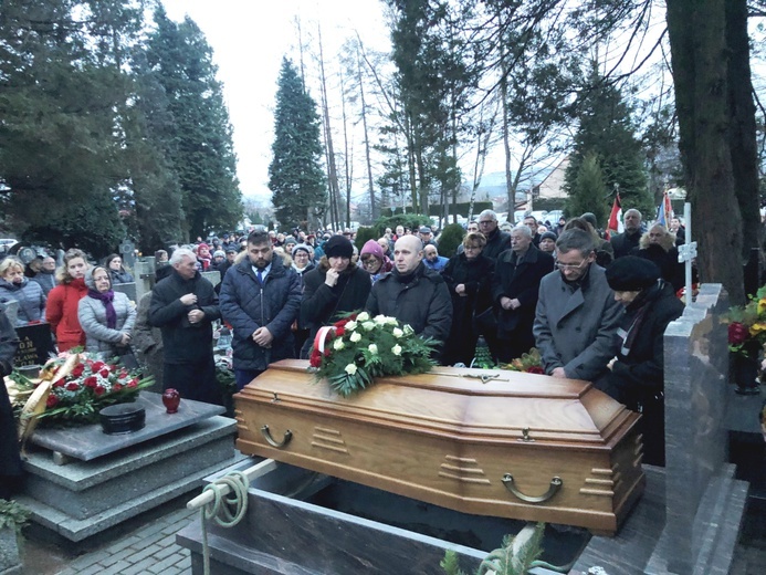 Ostatnie pożegnanie śp. Stefana Jakubowskiego, budowniczego kaplicy na Groniu Jana Pawła II