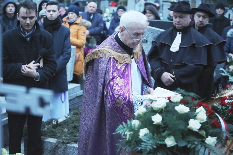 Ostatnie pożegnanie śp. Stefana Jakubowskiego, budowniczego kaplicy na Groniu Jana Pawła II