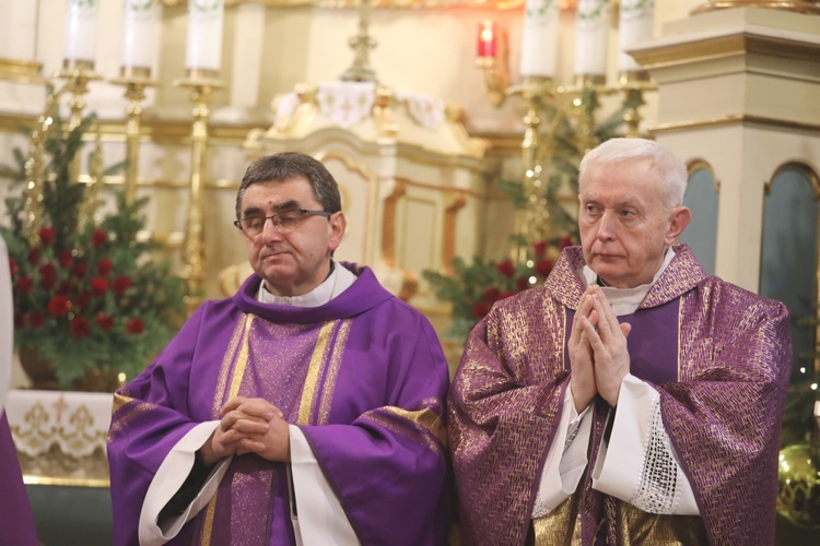 Ostatnie pożegnanie śp. Stefana Jakubowskiego, budowniczego kaplicy na Groniu Jana Pawła II