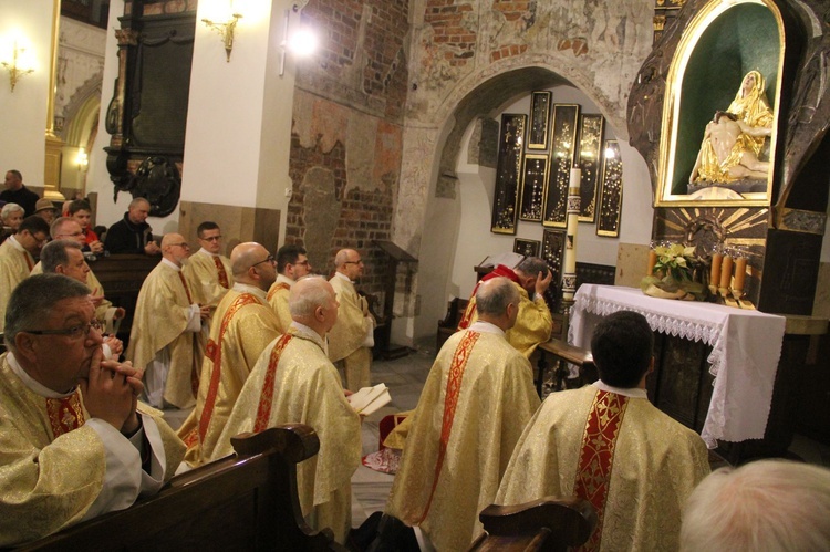Tarnów. Nowi kanonicy w rocznicę poświęcenia katedry
