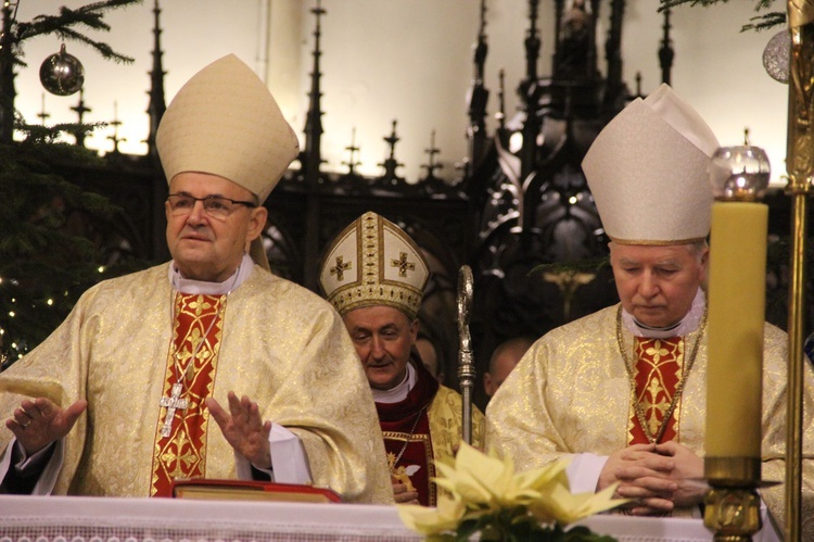 Tarnów. Nowi kanonicy w rocznicę poświęcenia katedry