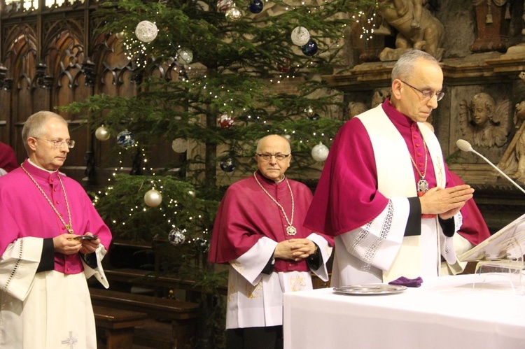 Tarnów. Nowi kanonicy w rocznicę poświęcenia katedry