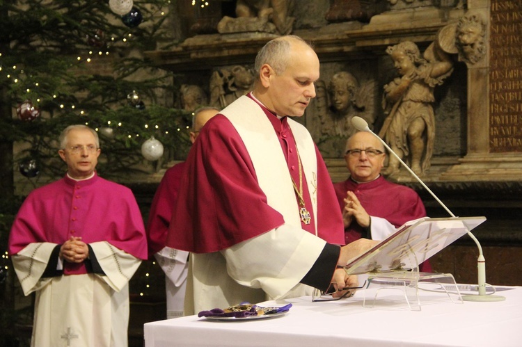 Tarnów. Nowi kanonicy w rocznicę poświęcenia katedry